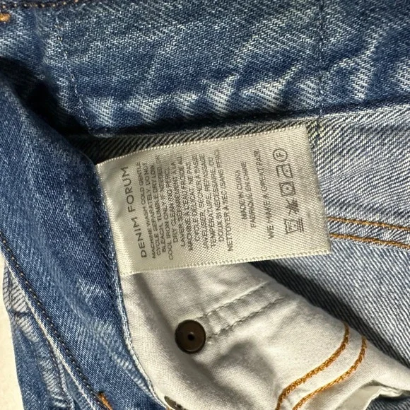 Aritzia Denim Forum The Farrah Cheeky Short Cut off Distressed Size 27 - Picture 9 of 9